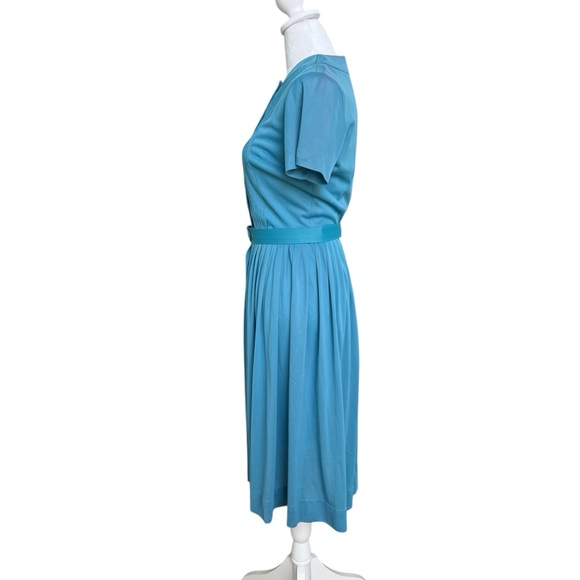 1960s Vintage A-line Shirt Dress with Pleated Skirt - Picture 4 of 7